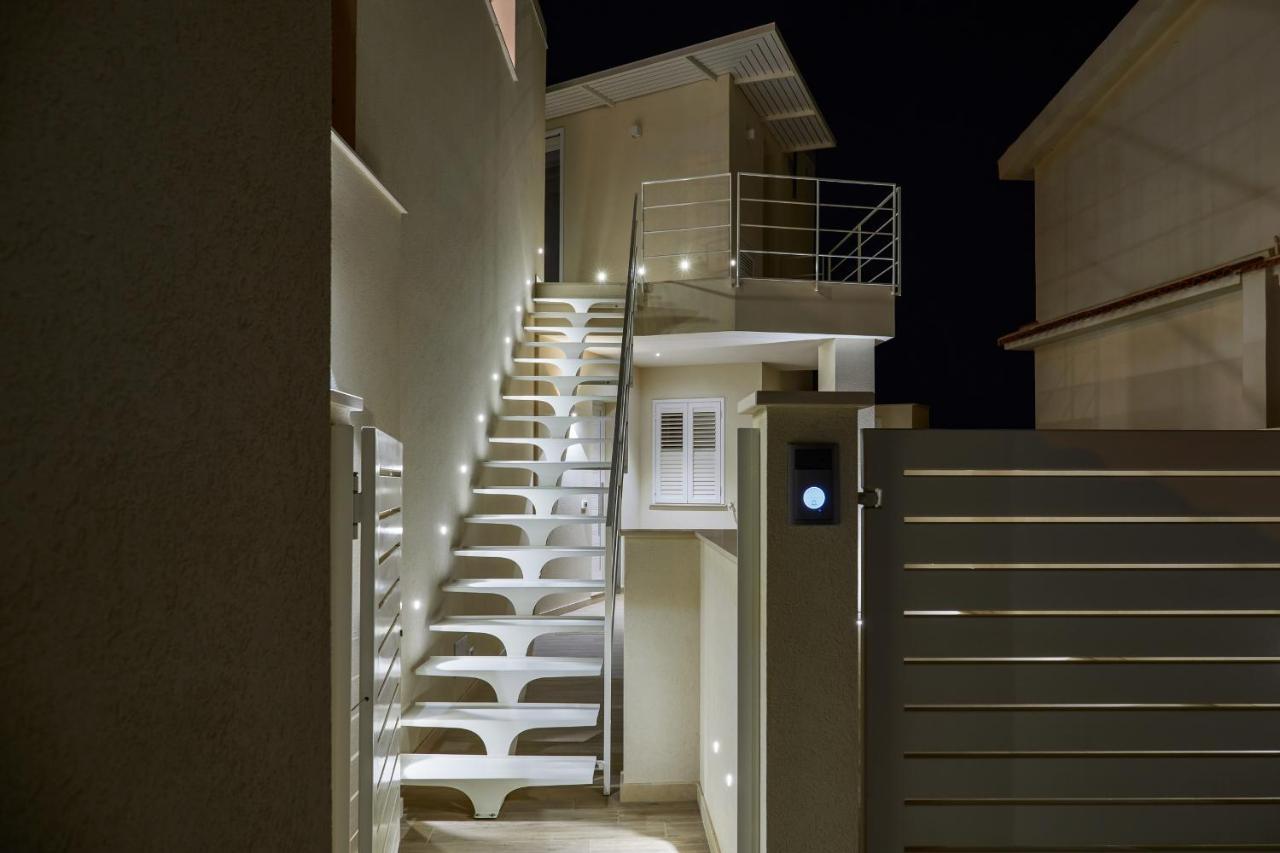 House On The Beach - Isulatravel Испика Экстерьер фото